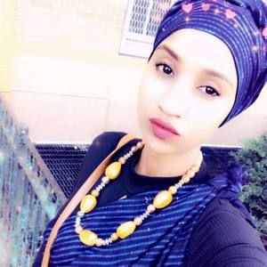 Meet your Posher, Aicha